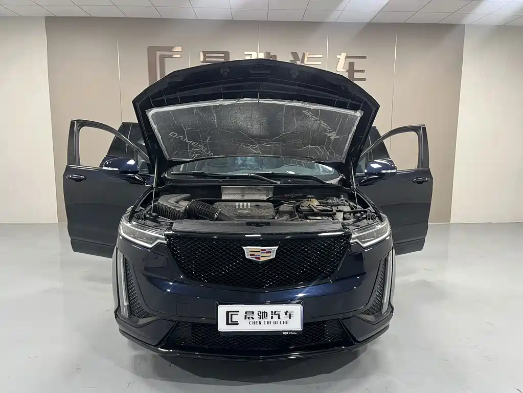 Cadillac XT6 — фото 15