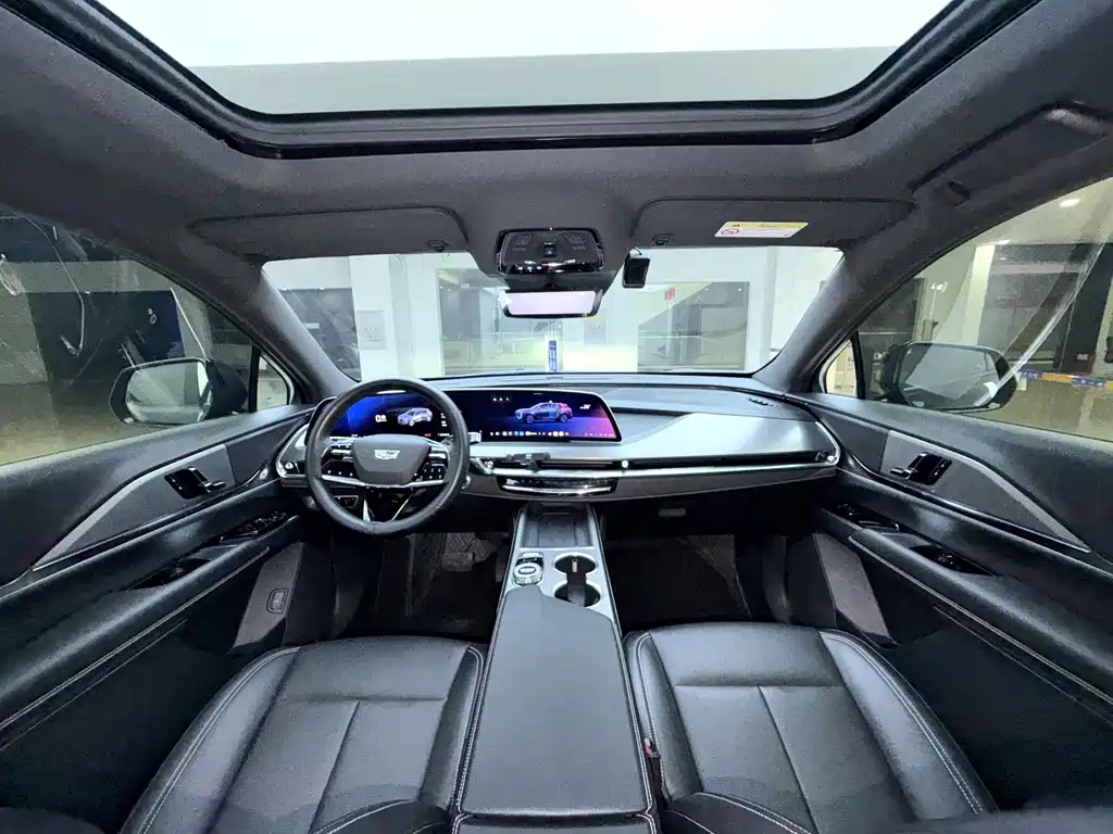 Cadillac XT5 — фото 7