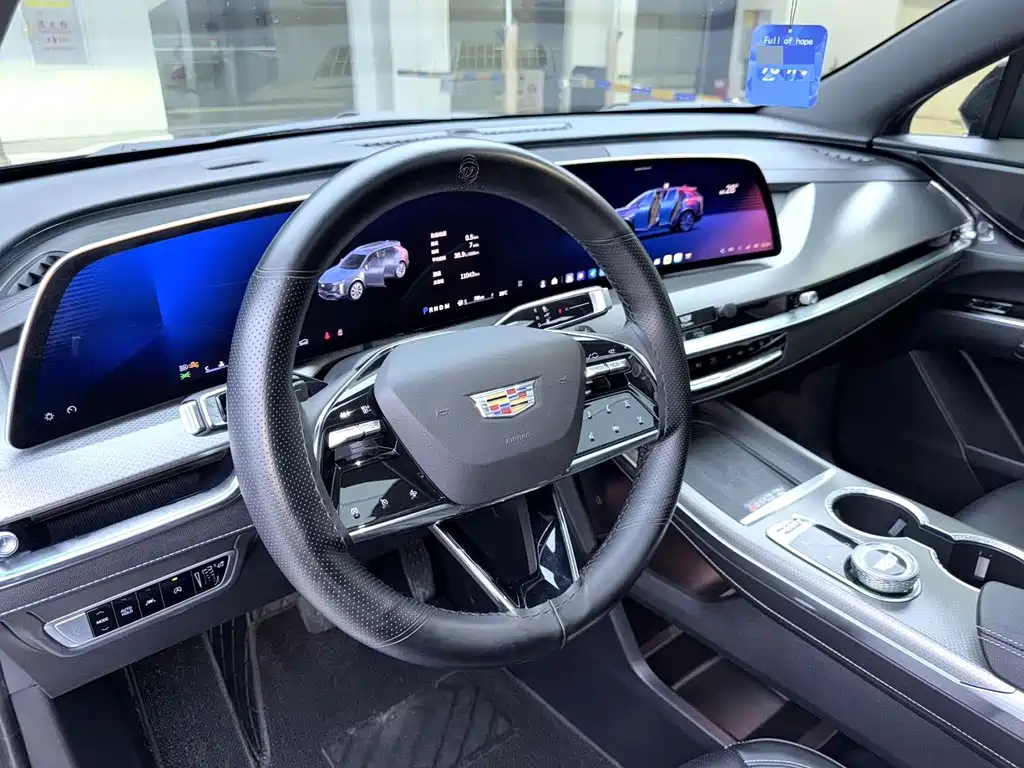 Cadillac XT5 — фото 9
