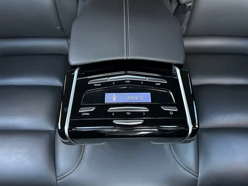 Cadillac XTS — фото 15