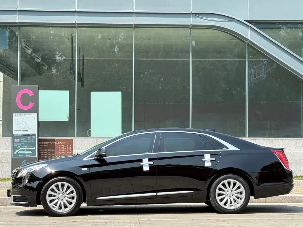 Cadillac XTS — фото 3
