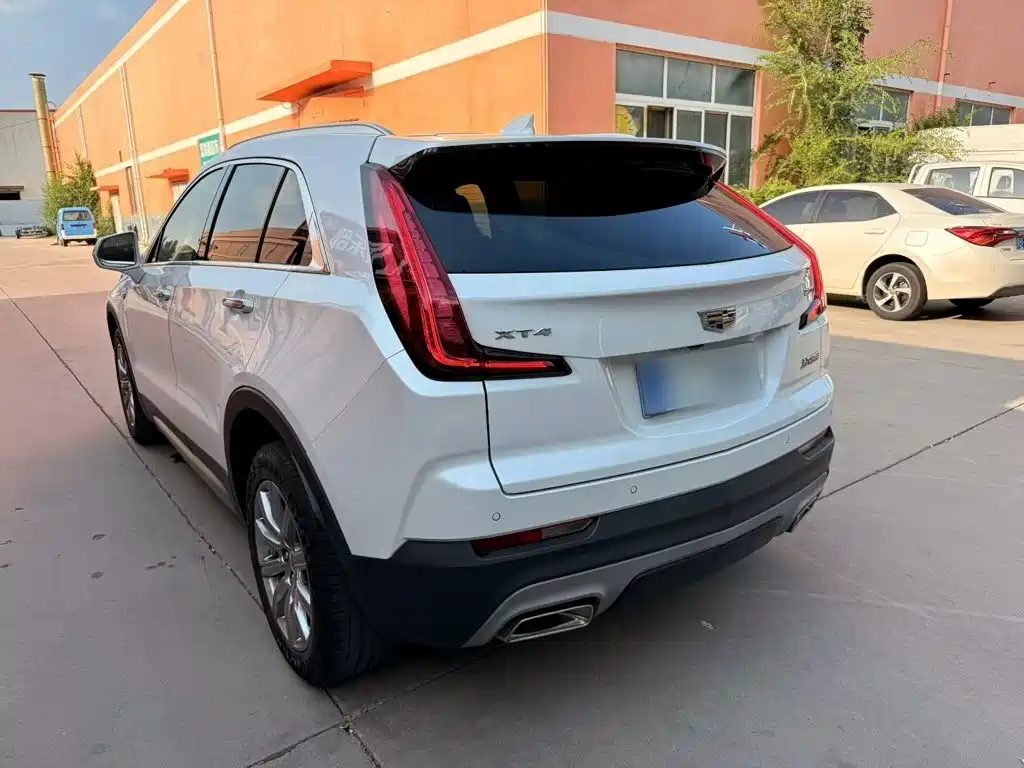 Cadillac XT4 — фото 5