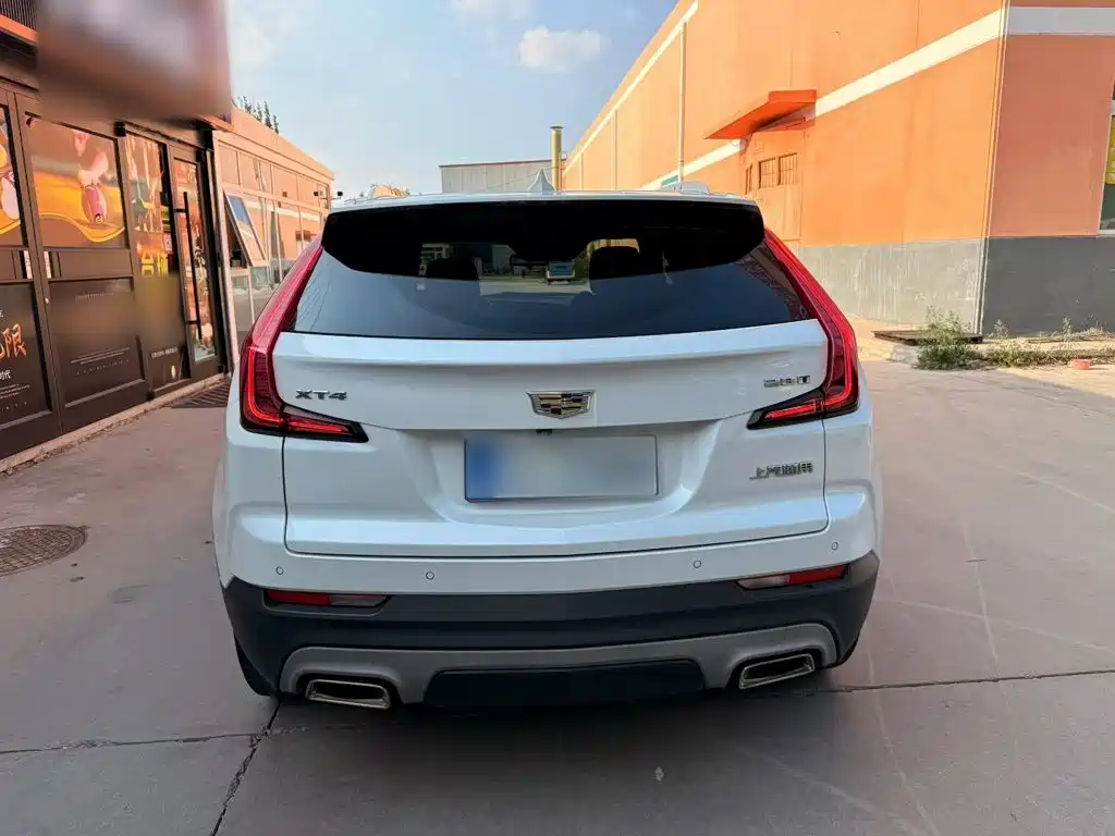 Cadillac XT4 — фото 6