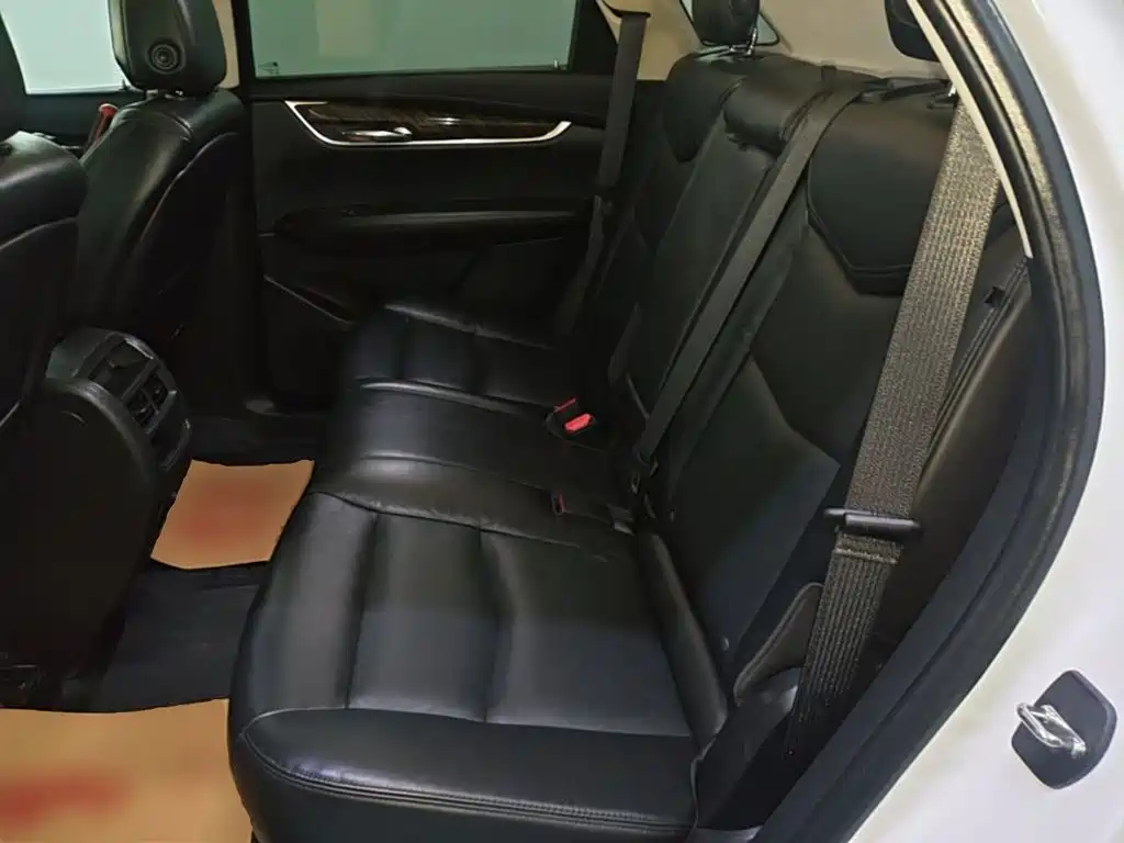 Cadillac XT5 — фото 17