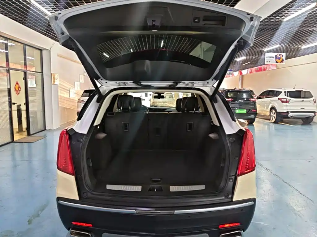 Cadillac XT5 — фото 19