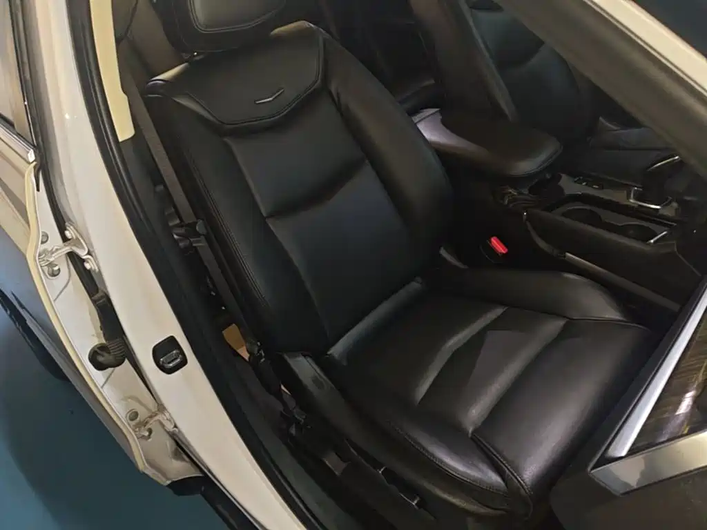 Cadillac XT5 — фото 25