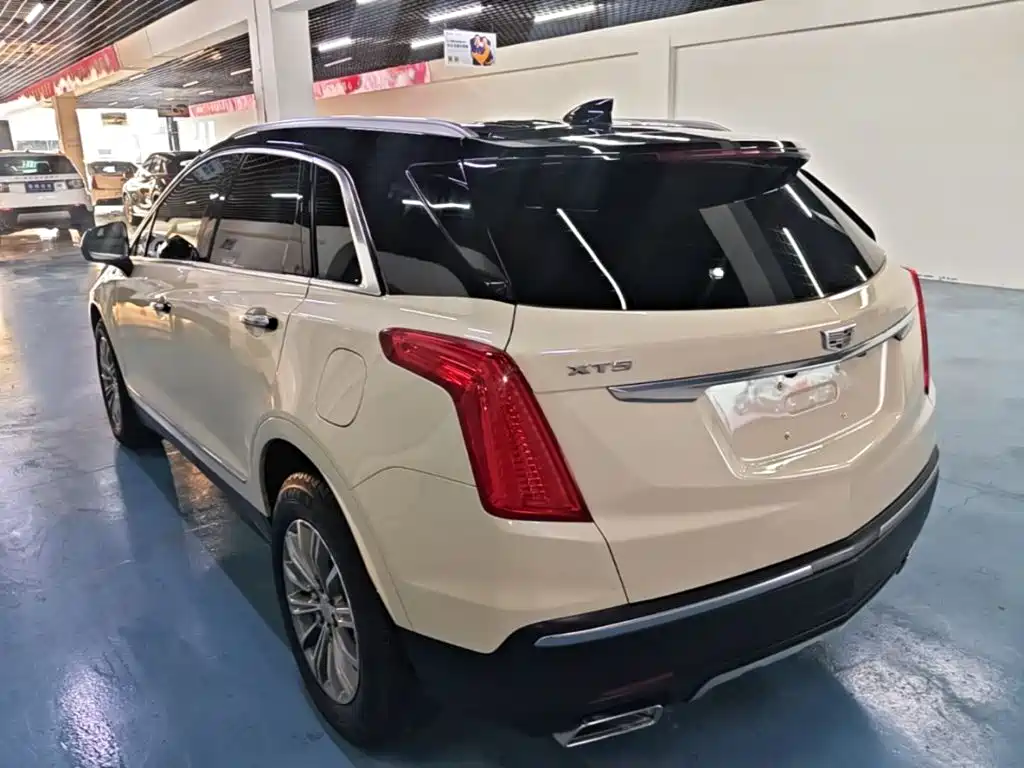 Cadillac XT5 — фото 5