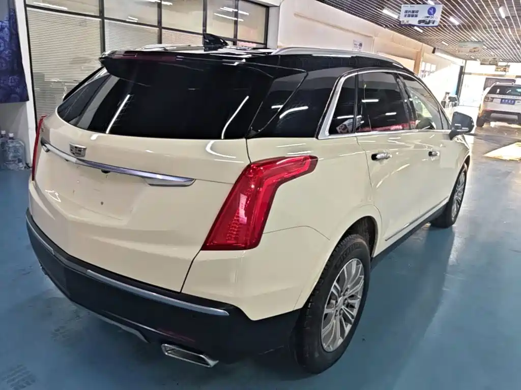 Cadillac XT5 — фото 7