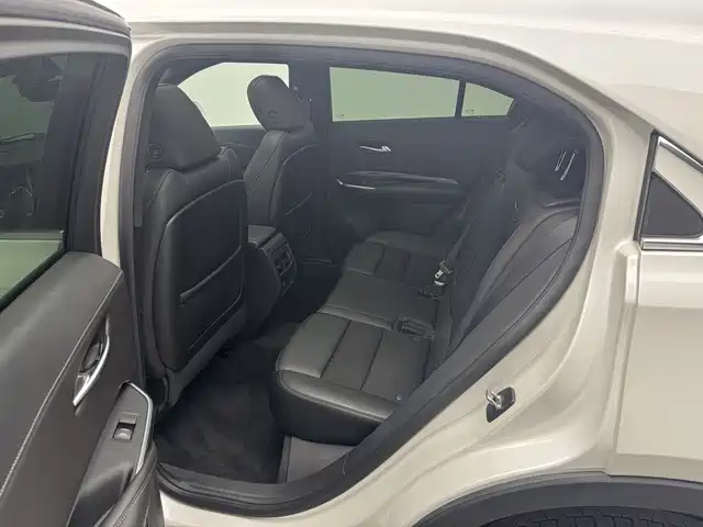 Cadillac XT4 — фото 10