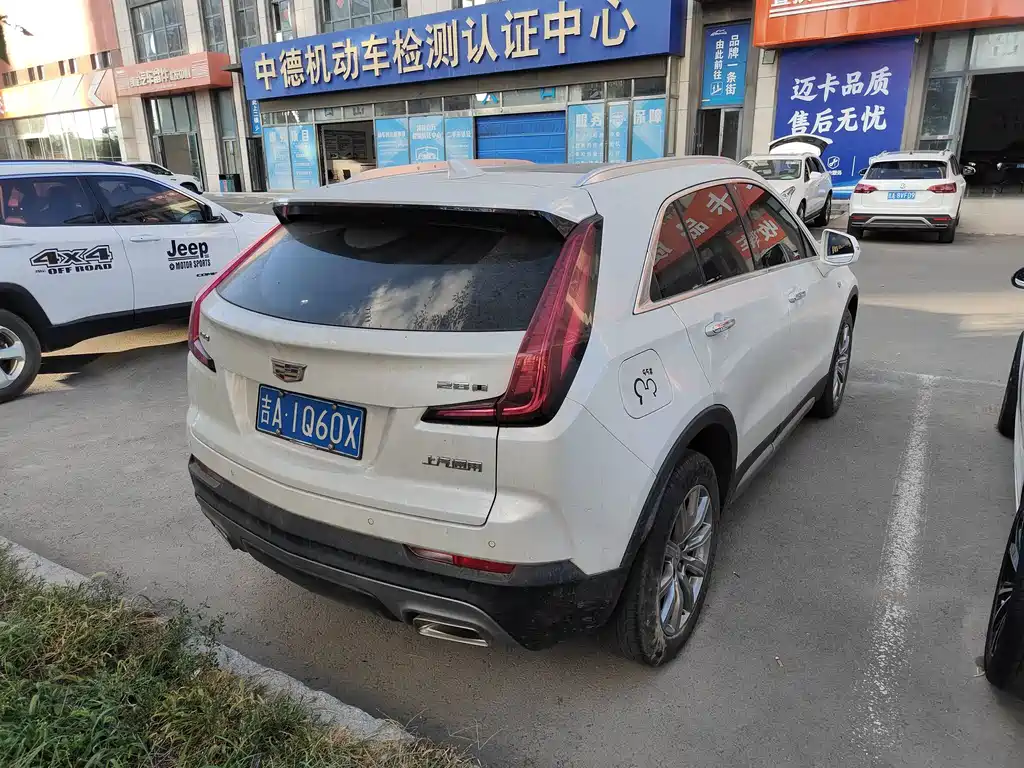 Cadillac XT4 — фото 10