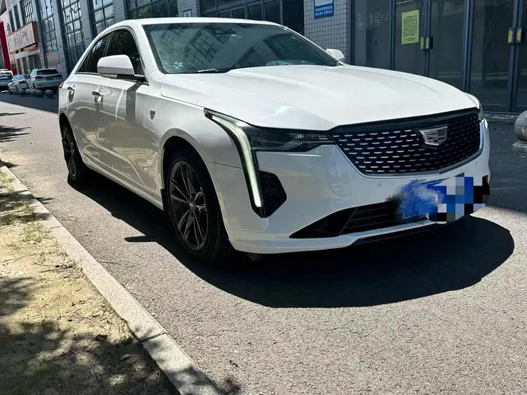 Cadillac CT4 — фото 3