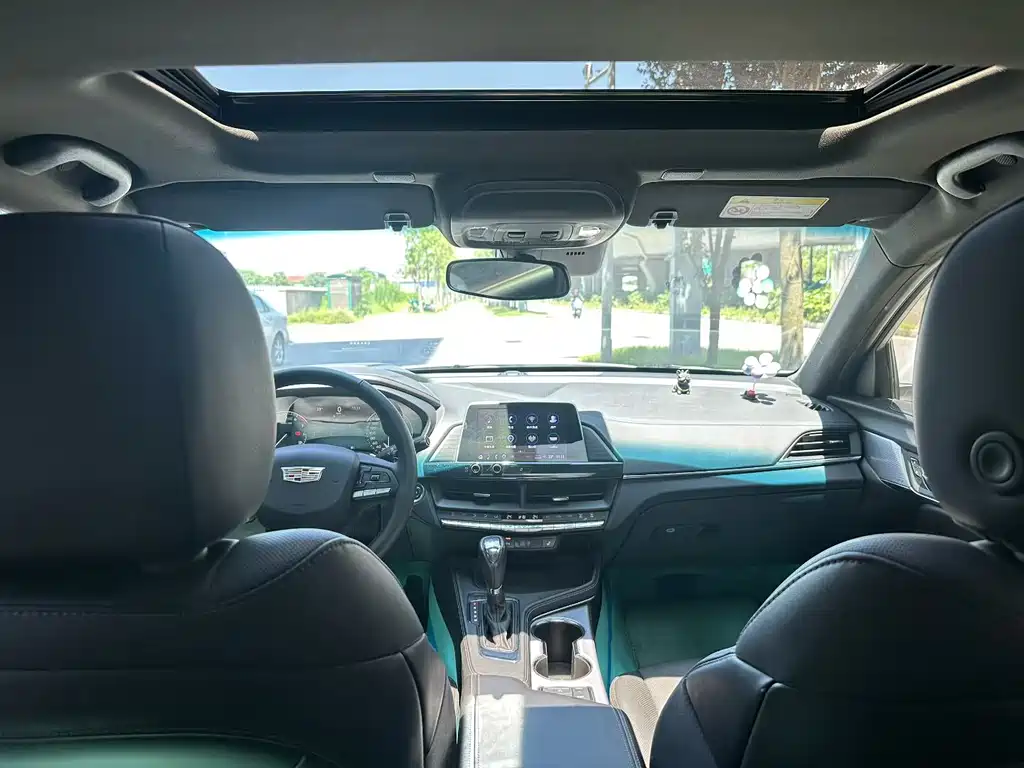 Cadillac CT4 — фото 5