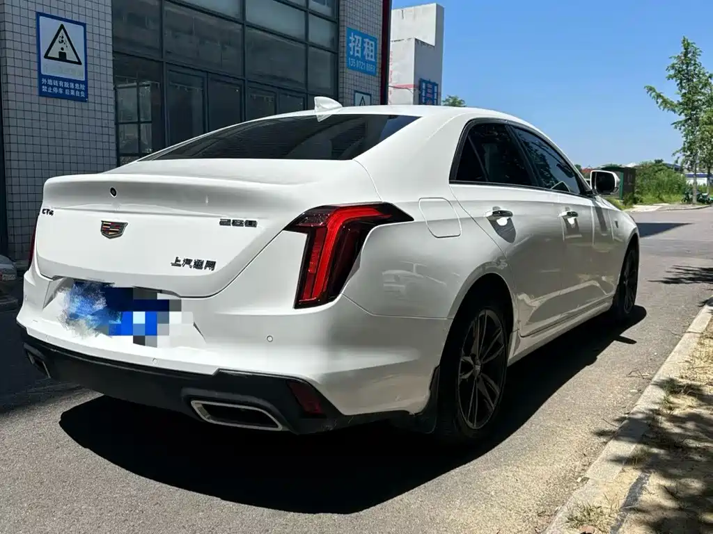 Cadillac CT4 — фото 7