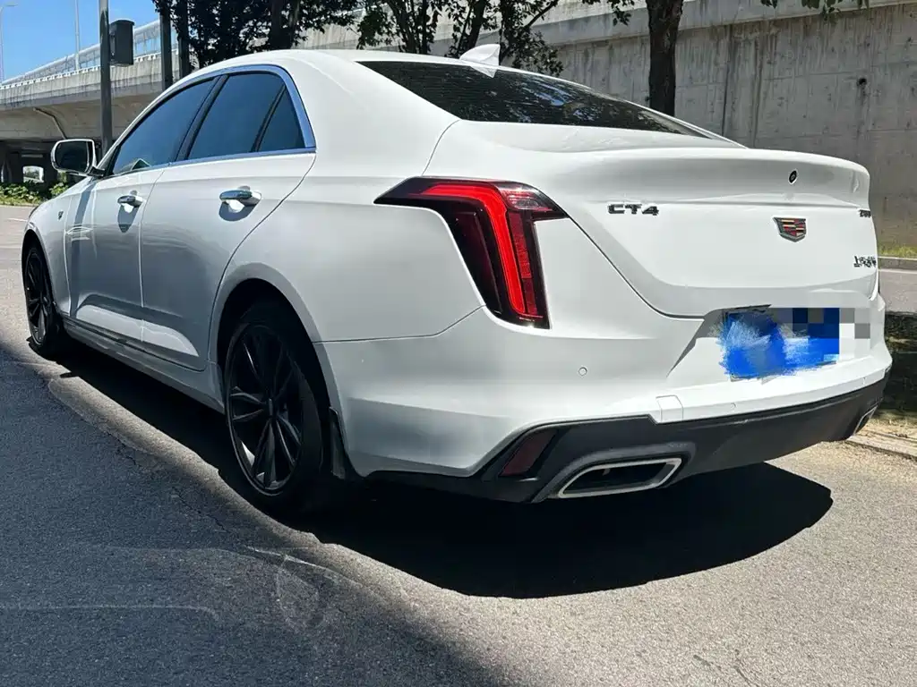 Cadillac CT4 — фото 9