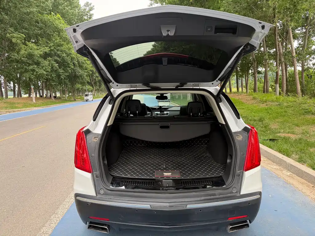 Cadillac XT5 — фото 19