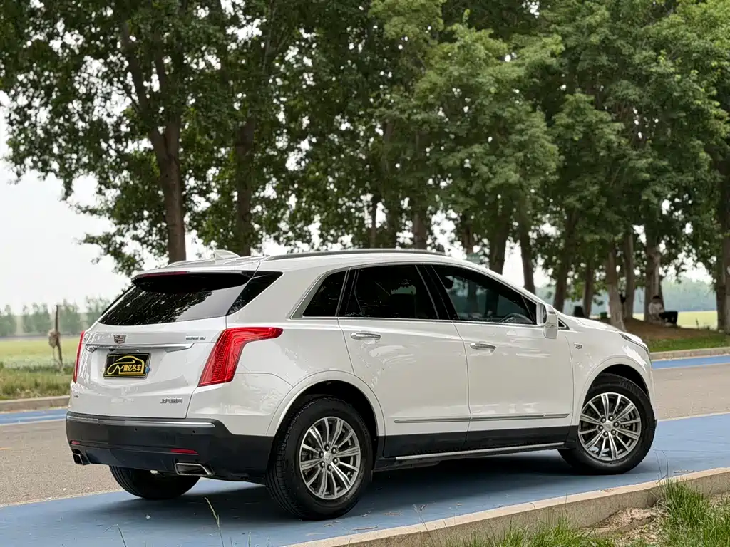 Cadillac XT5 — фото 6