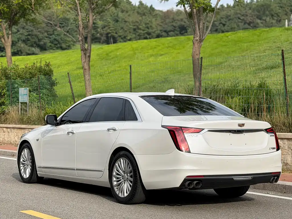Cadillac CT6 — фото 4