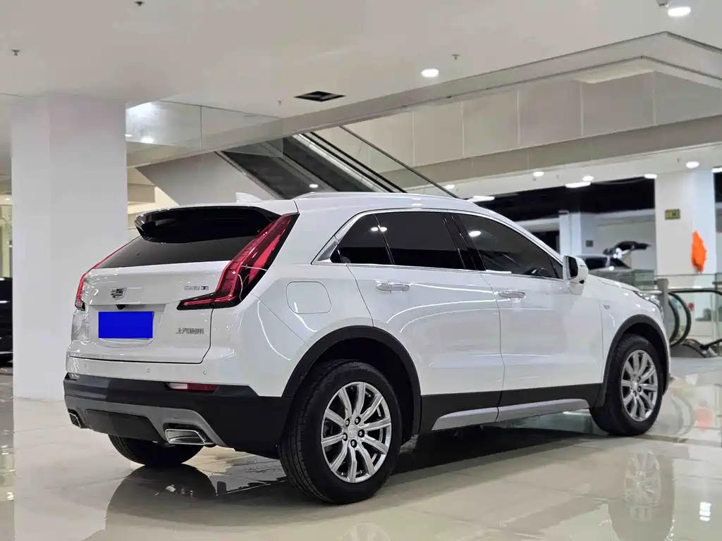 Cadillac XT4 — фото 3