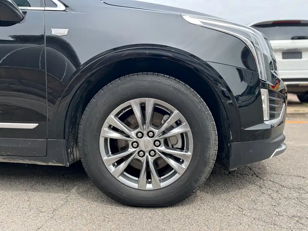 Cadillac XT5 — фото 24