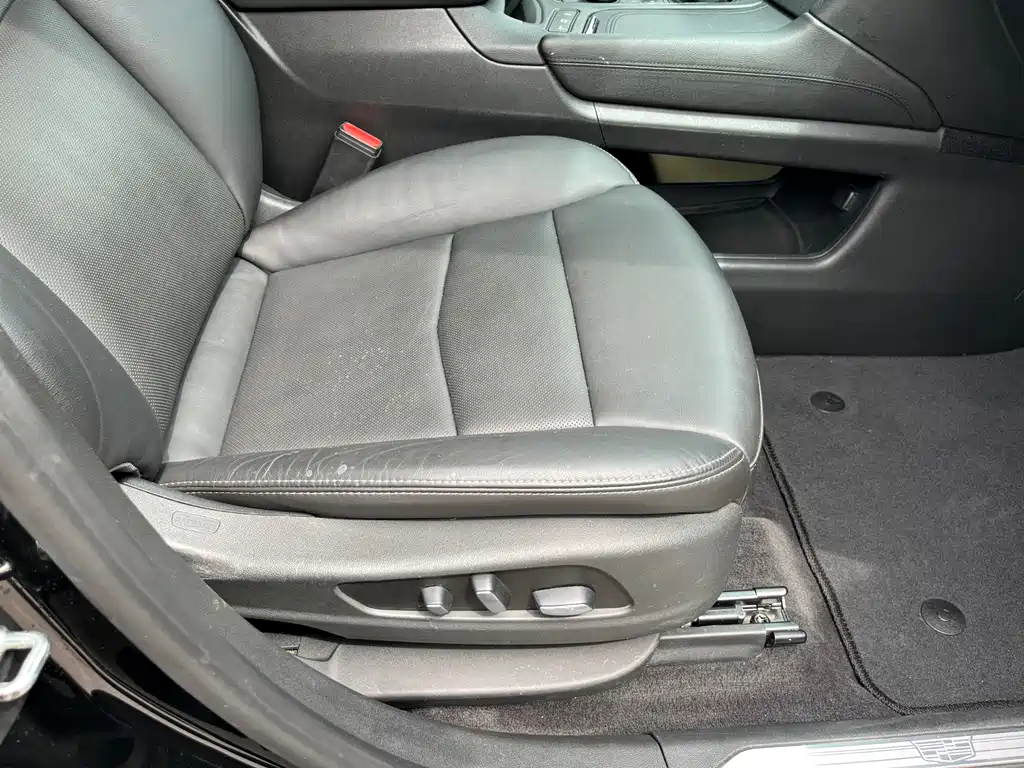 Cadillac XT5 — фото 26