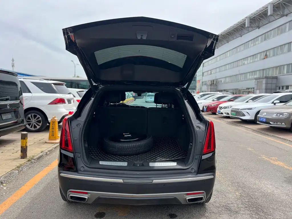 Cadillac XT5 — фото 31