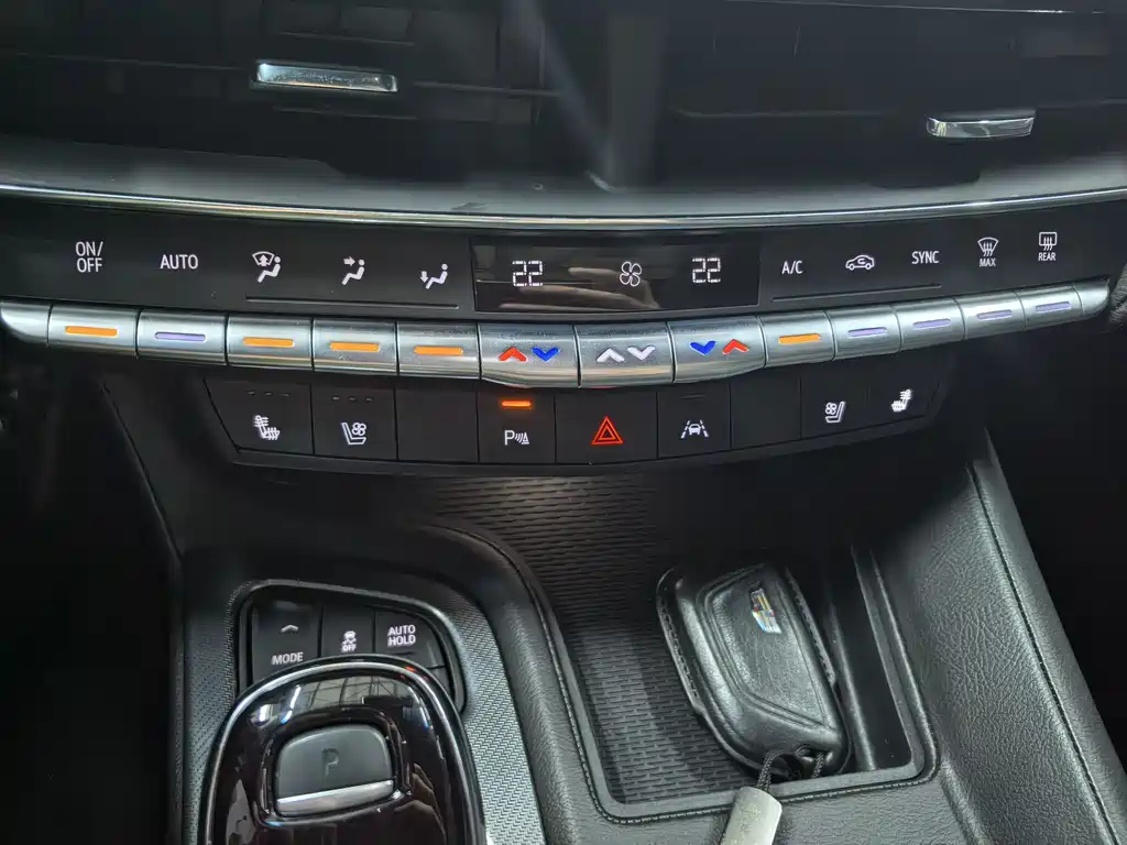 Cadillac CT5 — фото 14
