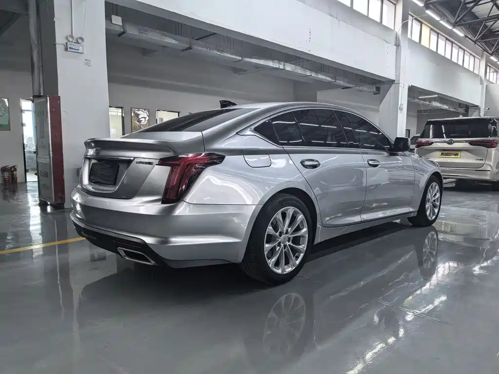 Cadillac CT5 — фото 15
