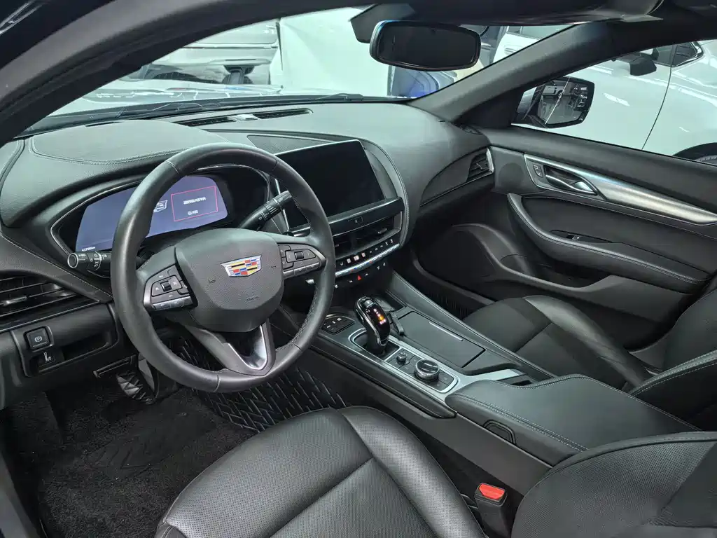 Cadillac CT5 — фото 4