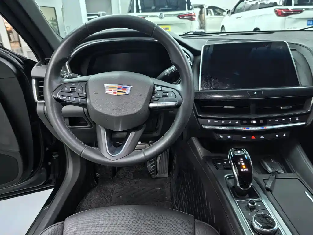 Cadillac CT5 — фото 5