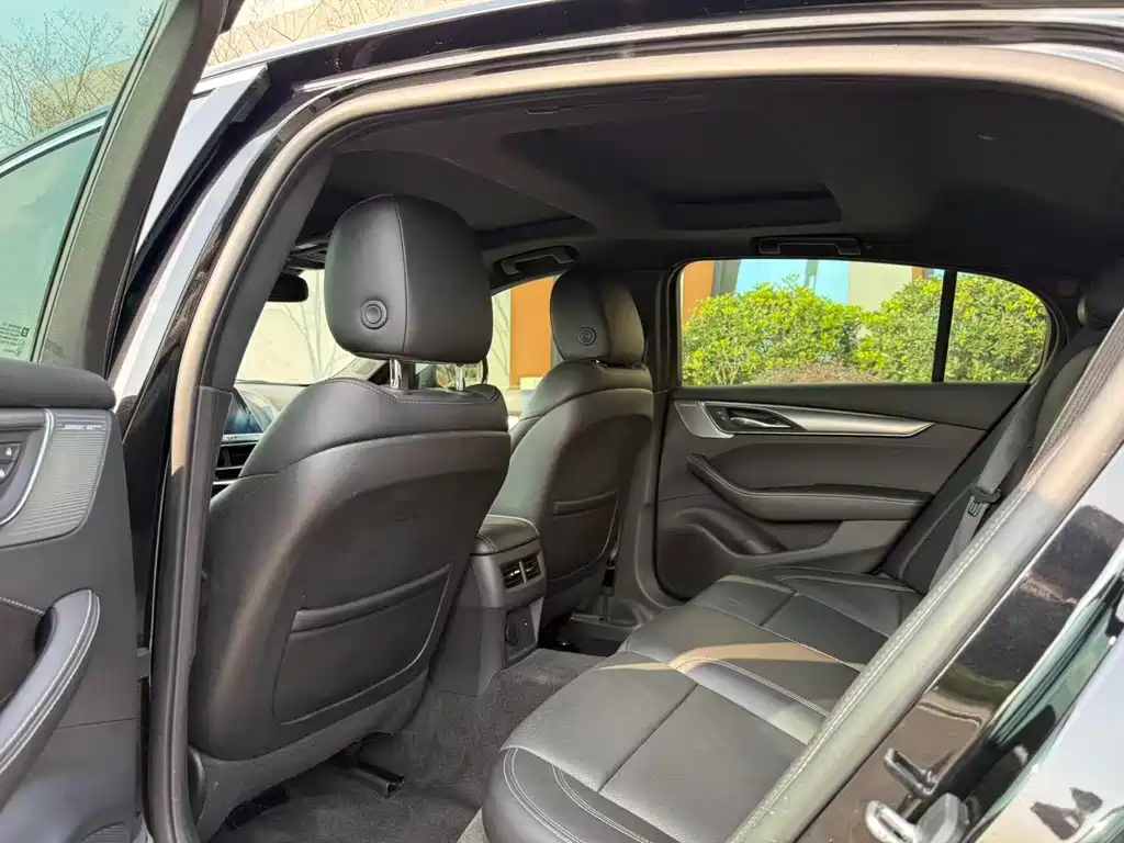 Cadillac CT5 — фото 5