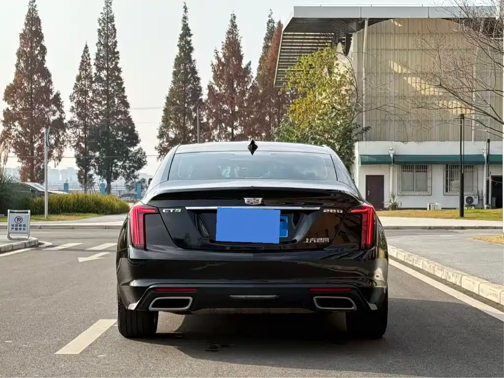 Cadillac CT5 — фото 8