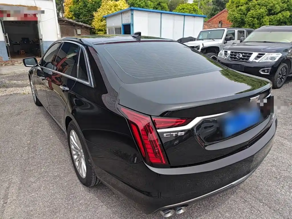 Cadillac CT6 — фото 23