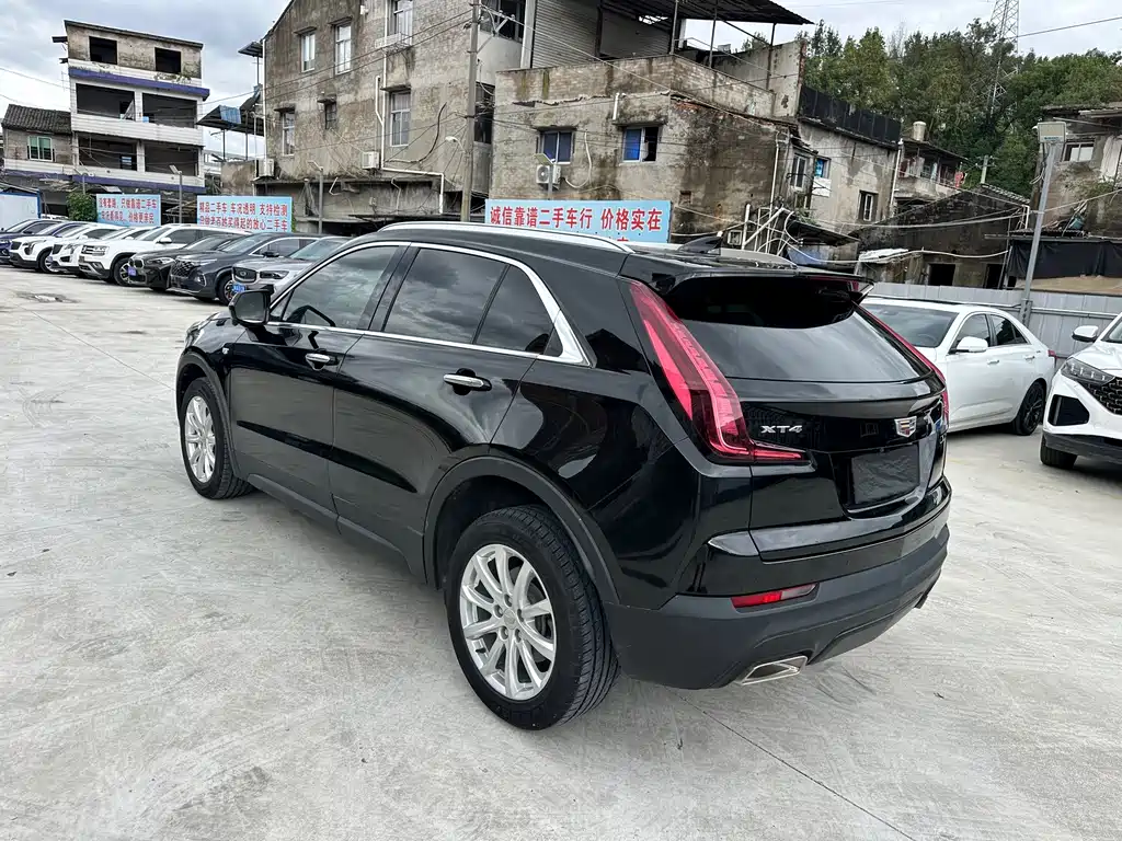 Cadillac XT4 — фото 3
