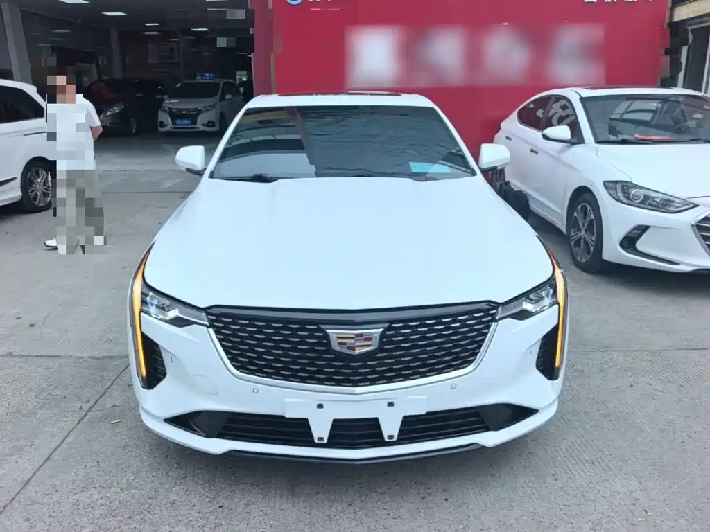 Cadillac CT4 — фото 3