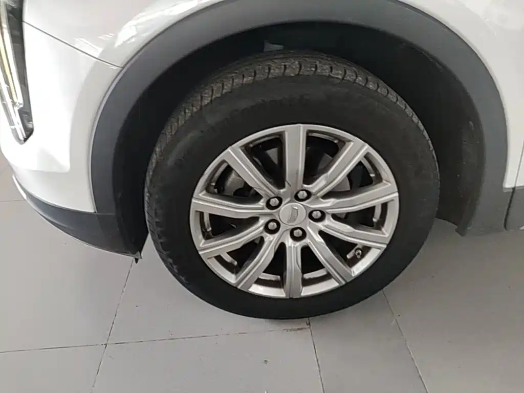 Cadillac XT4 — фото 23