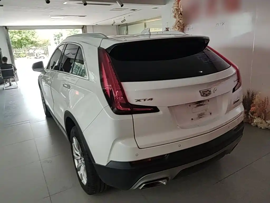 Cadillac XT4 — фото 5