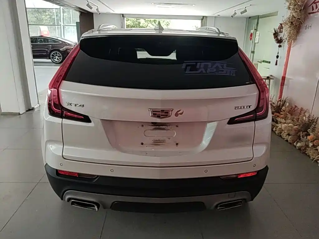 Cadillac XT4 — фото 6
