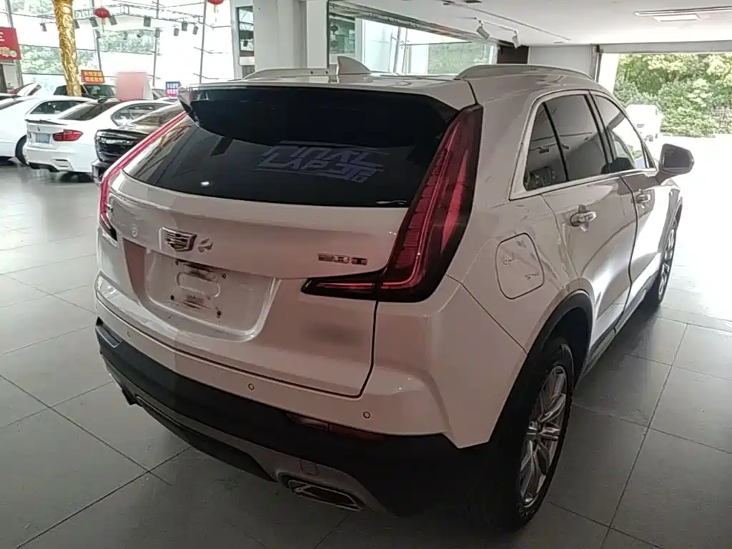 Cadillac XT4 — фото 7