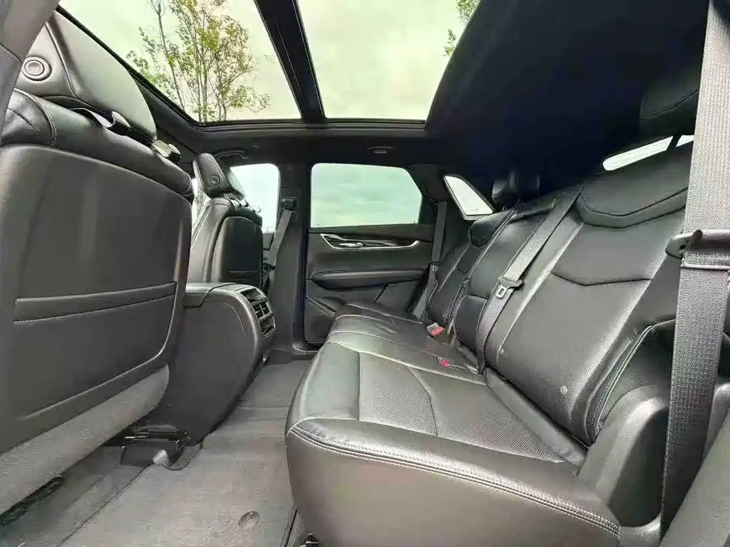 Cadillac XT5 — фото 6