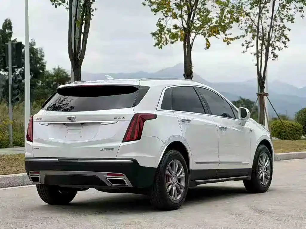 Cadillac XT5 — фото 8