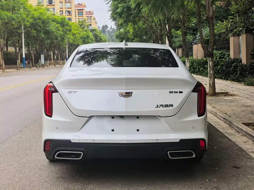 Cadillac CT4 — фото 4