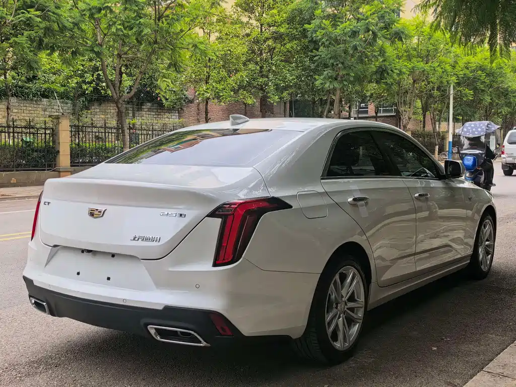 Cadillac CT4 — фото 5