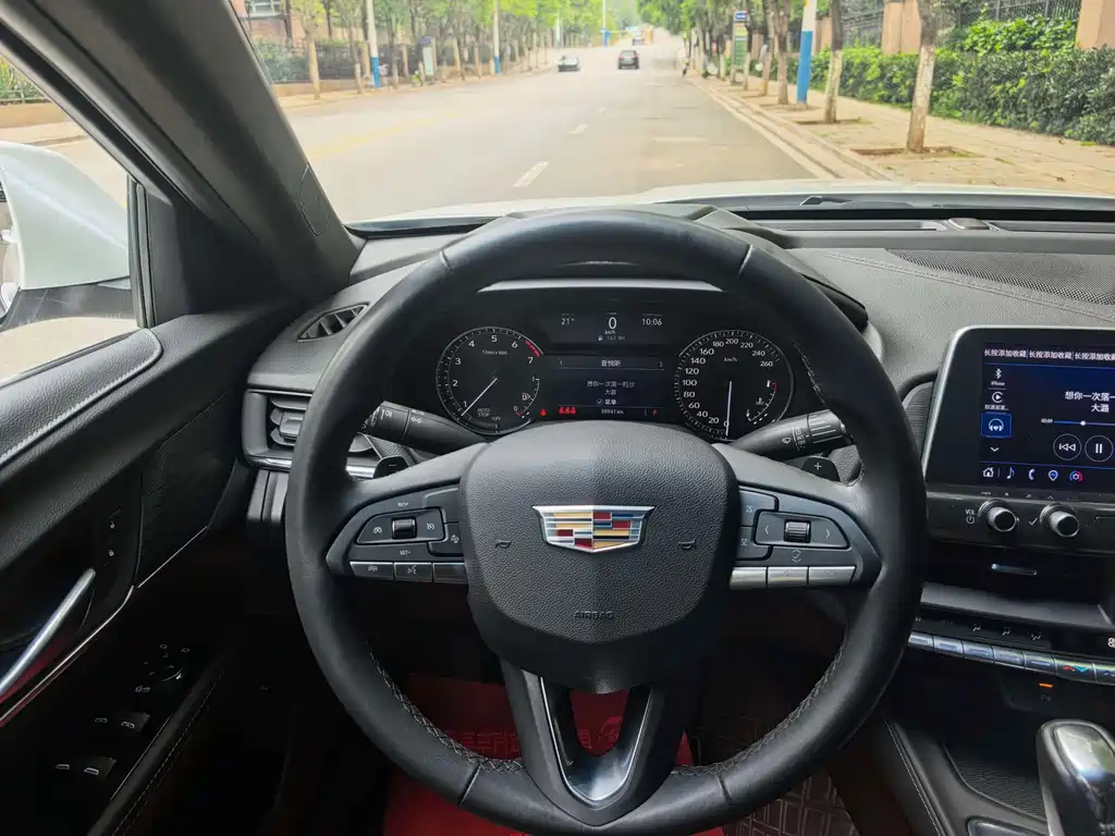 Cadillac CT4 — фото 7