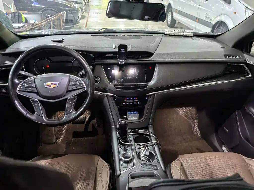 Cadillac XT5 — фото 6
