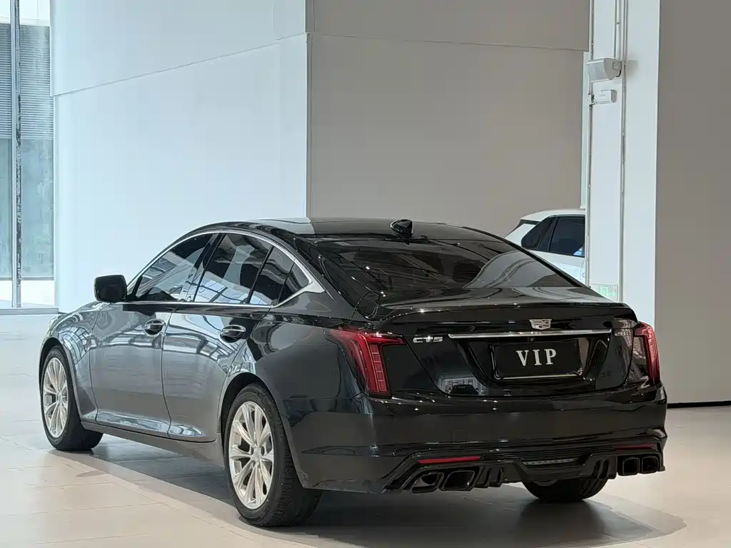 Cadillac CT5 — фото 7