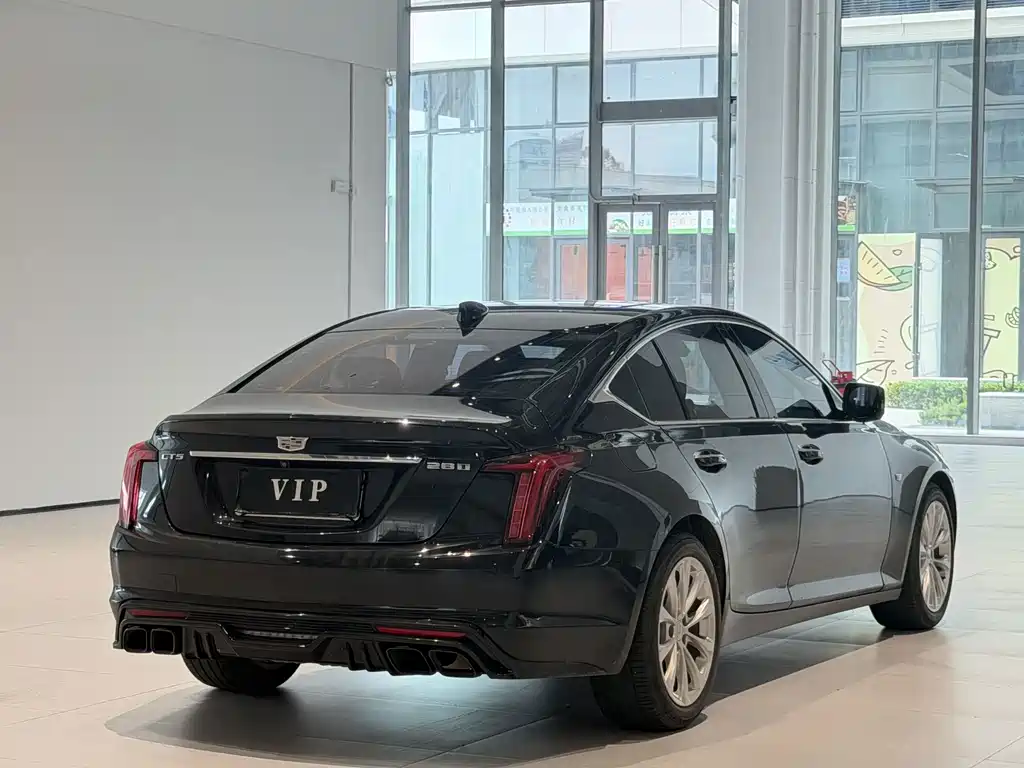 Cadillac CT5 — фото 8