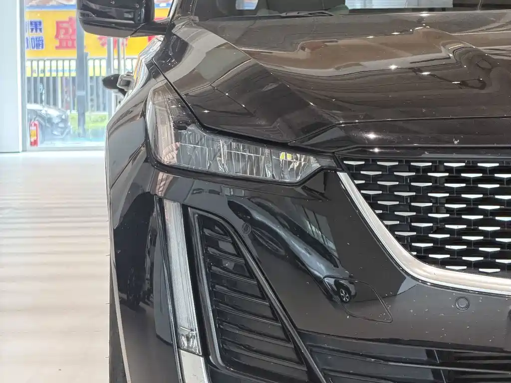 Cadillac CT5 — фото 10