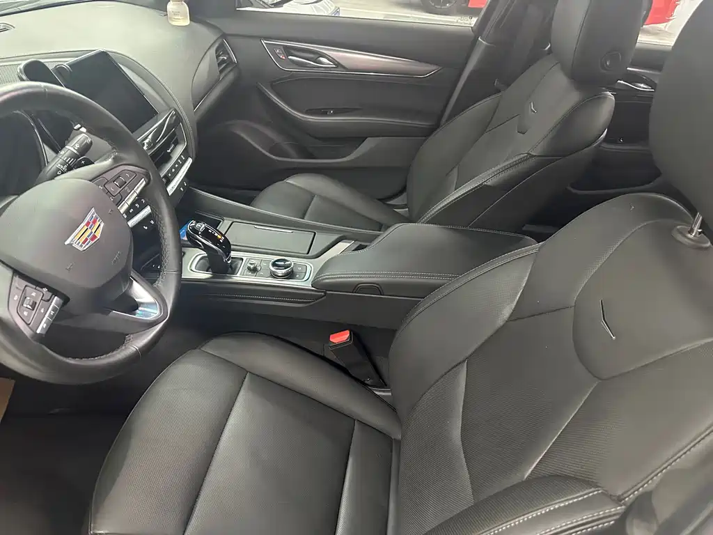 Cadillac CT5 — фото 5