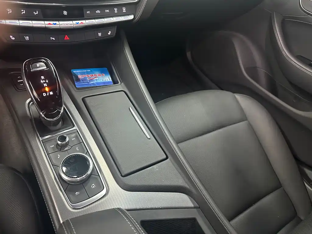 Cadillac CT5 — фото 10