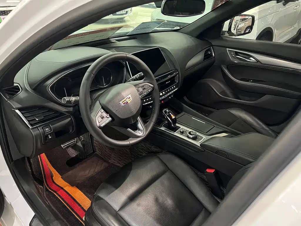 Cadillac CT5 — фото 4